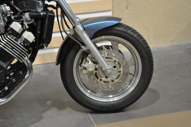 FZX 750 "Petite V max"