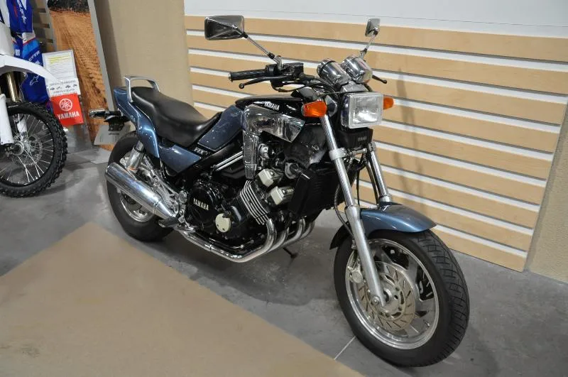 FZX 750 "Petite V max"