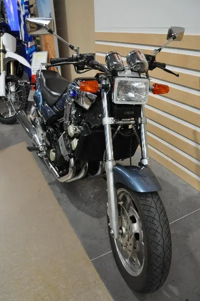 FZX 750 "Petite V max"
