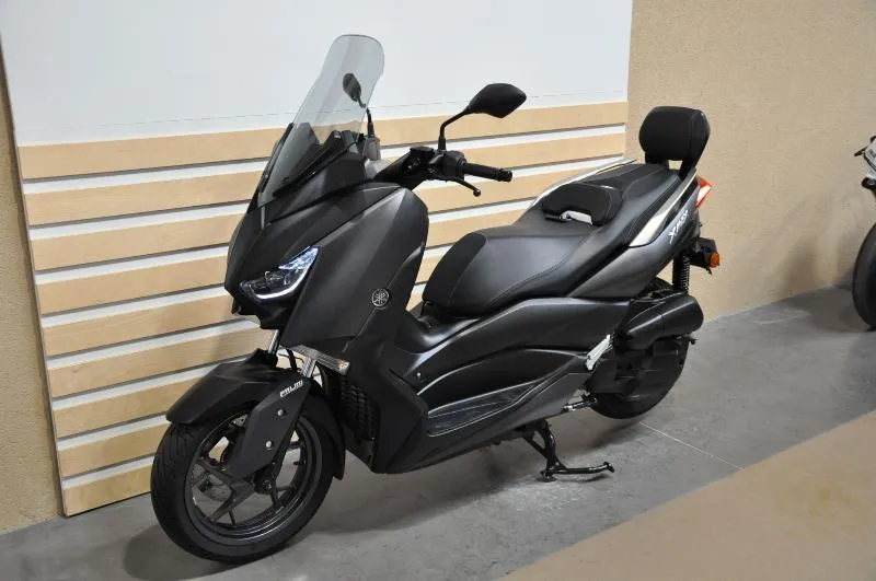 XMAX 125