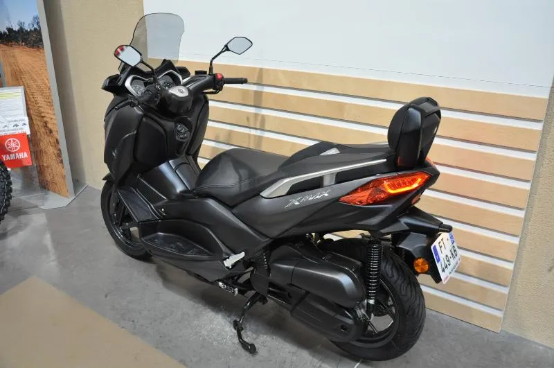 XMAX 125