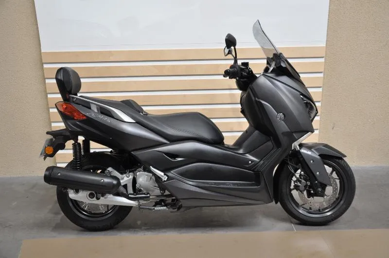 XMAX 125