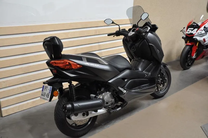 XMAX 125