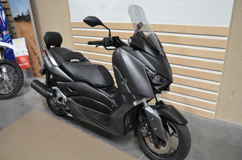 XMAX 125
