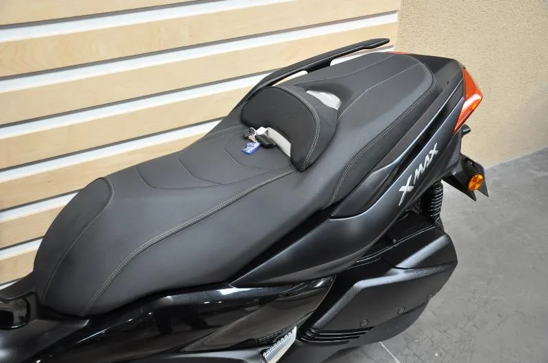 XMAX 300 IRON MAX