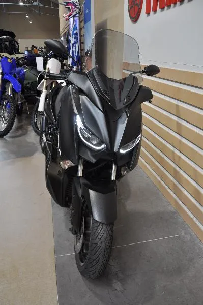XMAX 300 IRON MAX