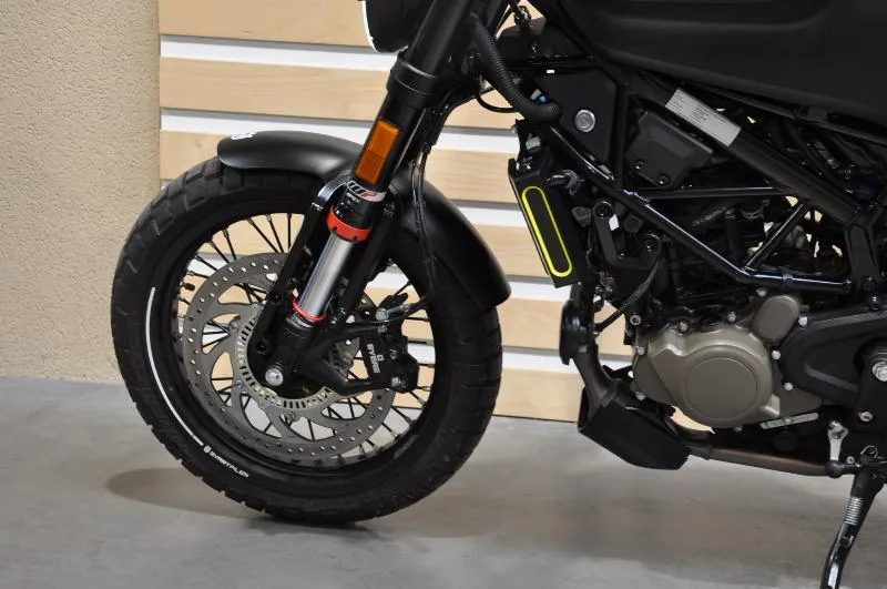 SVARTPILEN 125 ABS