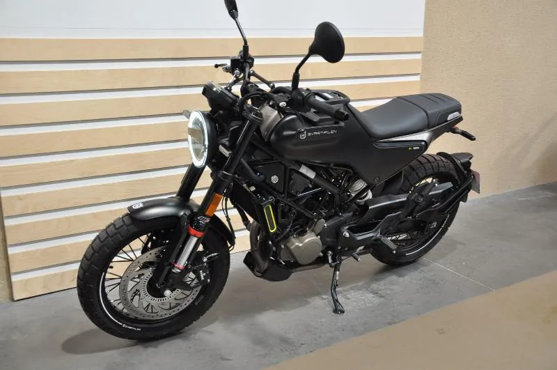 SVARTPILEN 125 ABS