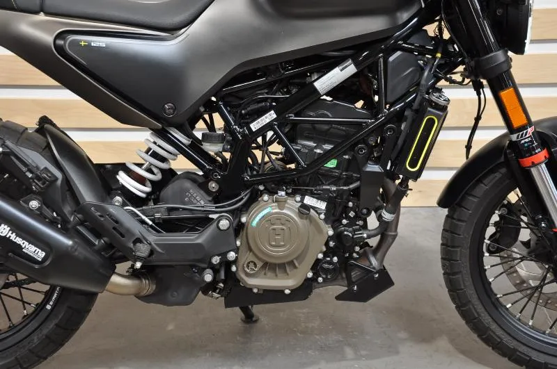SVARTPILEN 125 ABS