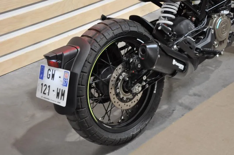 SVARTPILEN 125 ABS