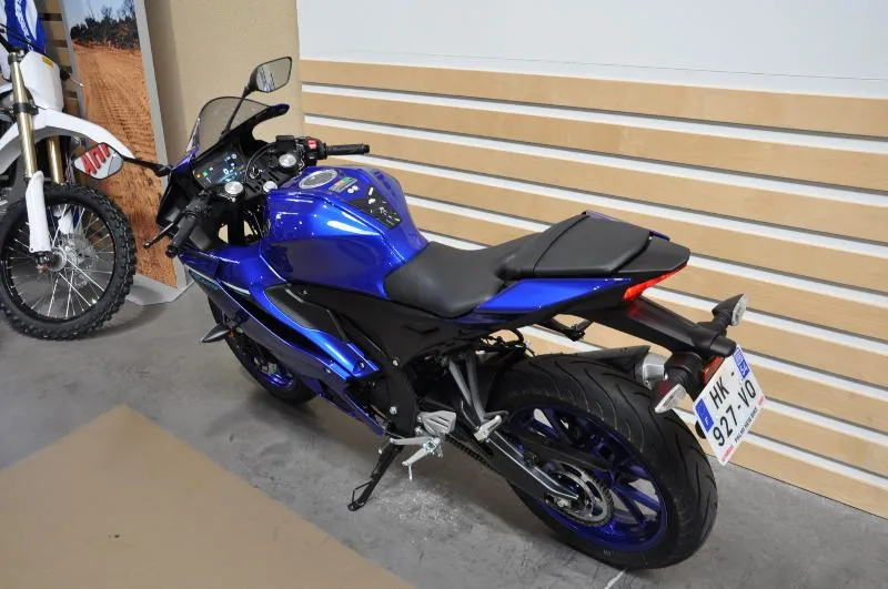YZFR 125