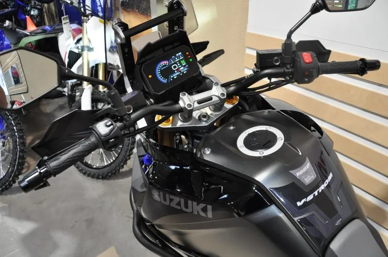 DL VSTROM 1050DE