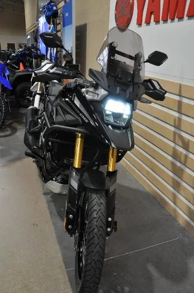 DL VSTROM 1050DE