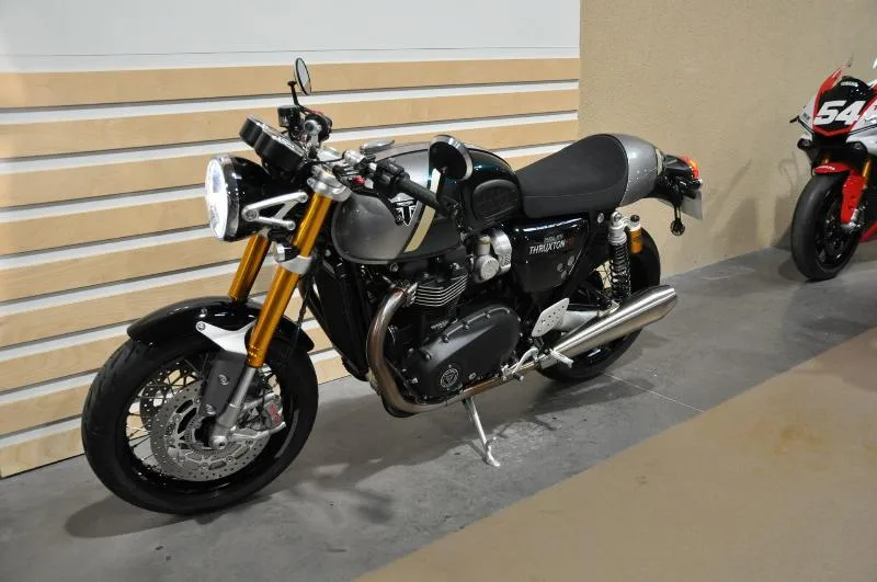 THRUXTON 1200 RS