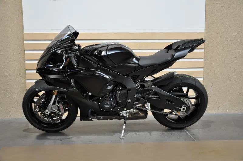 YZF R1 RACE