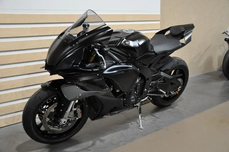 YZF R1 RACE