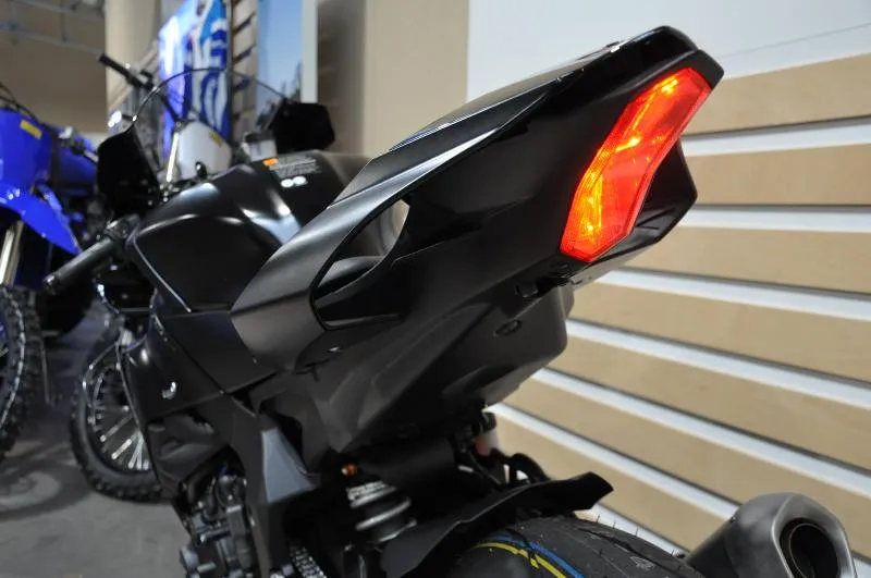 YZF R1 RACE