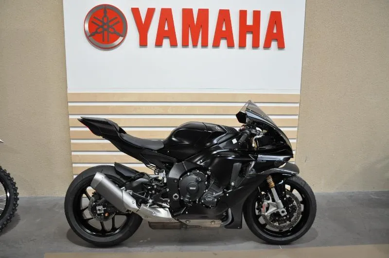 YZF R1 RACE