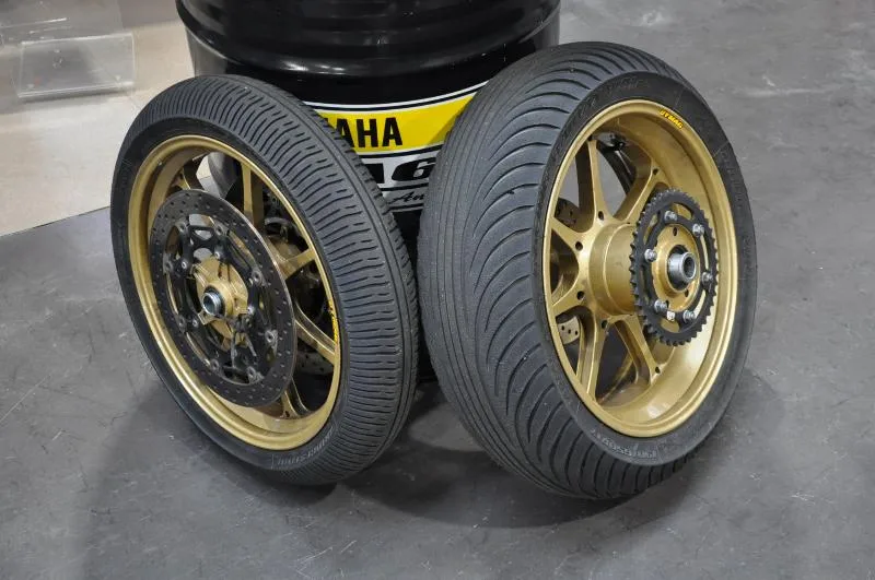 YZF R1 RACE