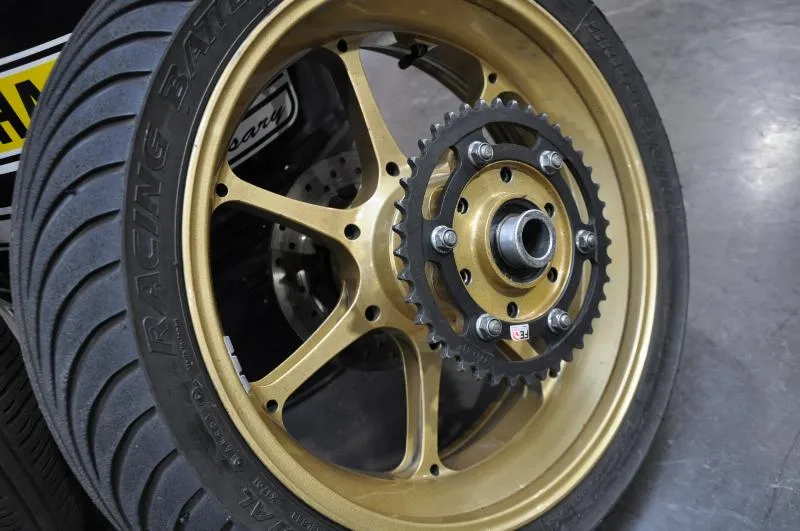 YZF R1 RACE