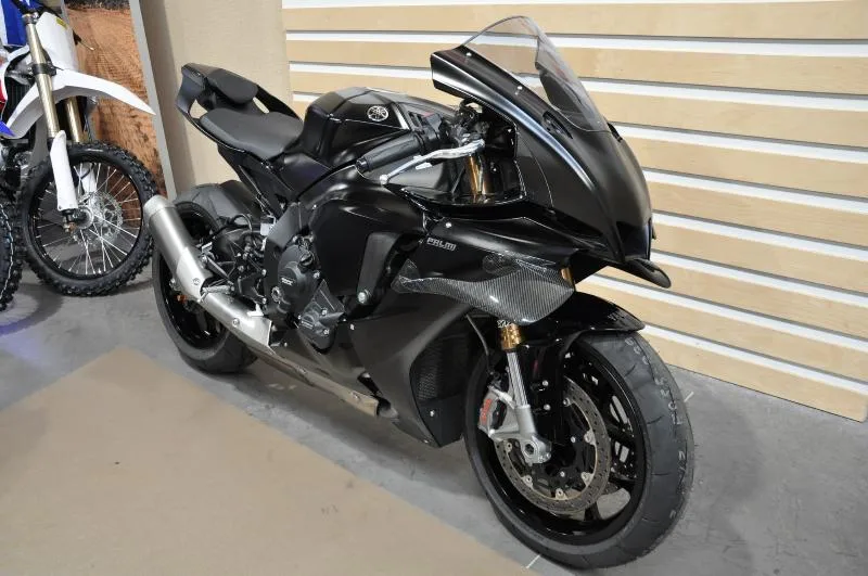 YZF R1 RACE