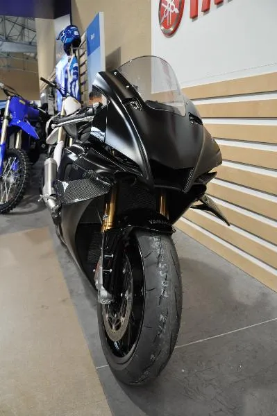 YZF R1 RACE