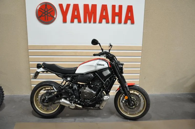 XSR 700