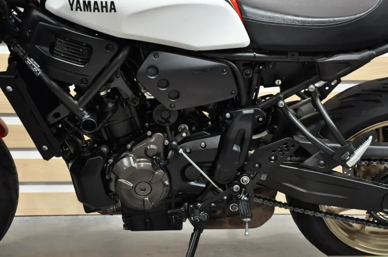 XSR 700