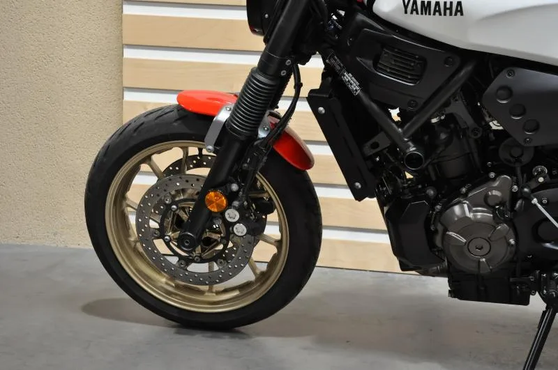 XSR 700