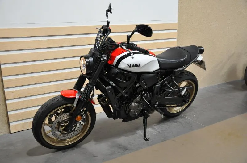 XSR 700