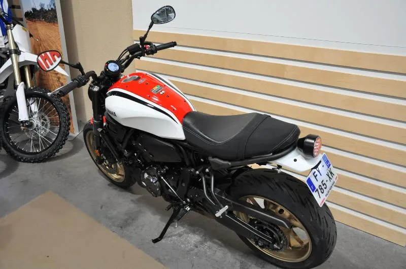 XSR 700