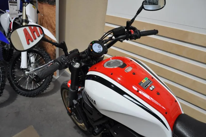 XSR 700
