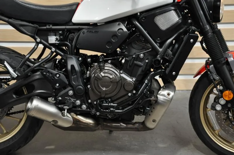 XSR 700