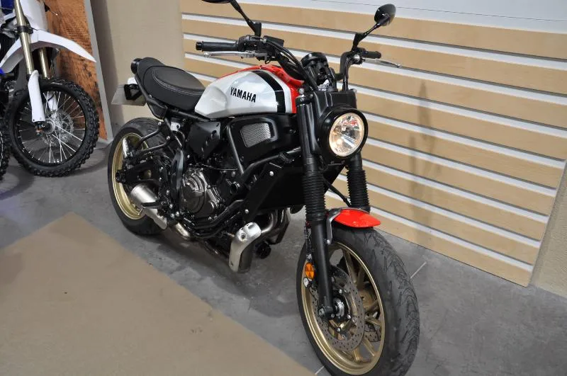 XSR 700