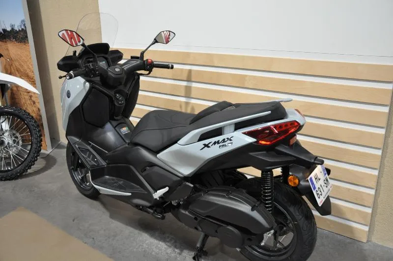 XMAX 125 TECH MAX