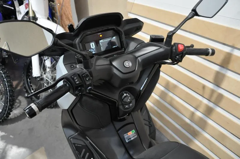 XMAX 125 TECH MAX