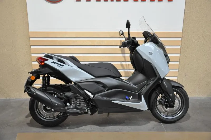 XMAX 125 TECH MAX