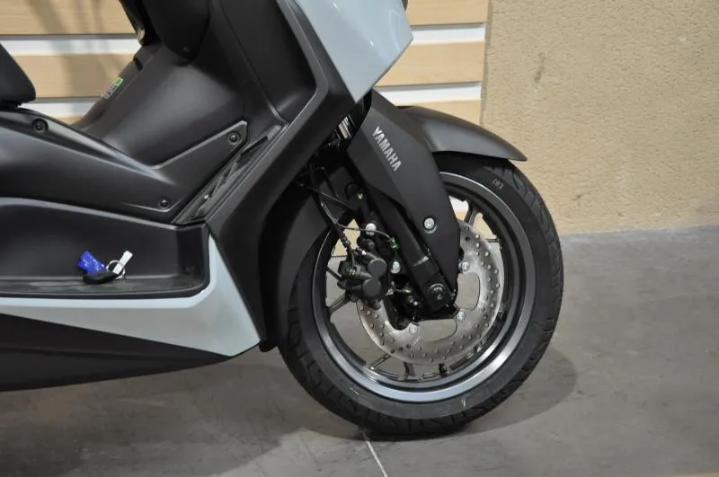 XMAX 125 TECH MAX