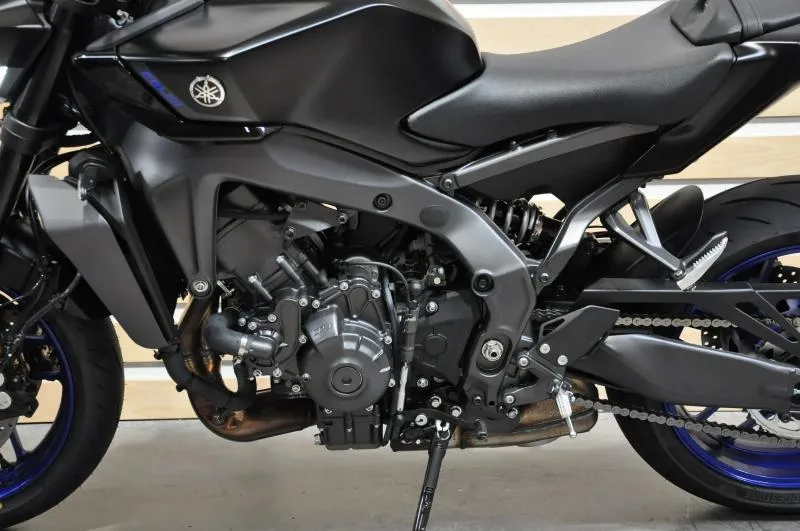 MT09