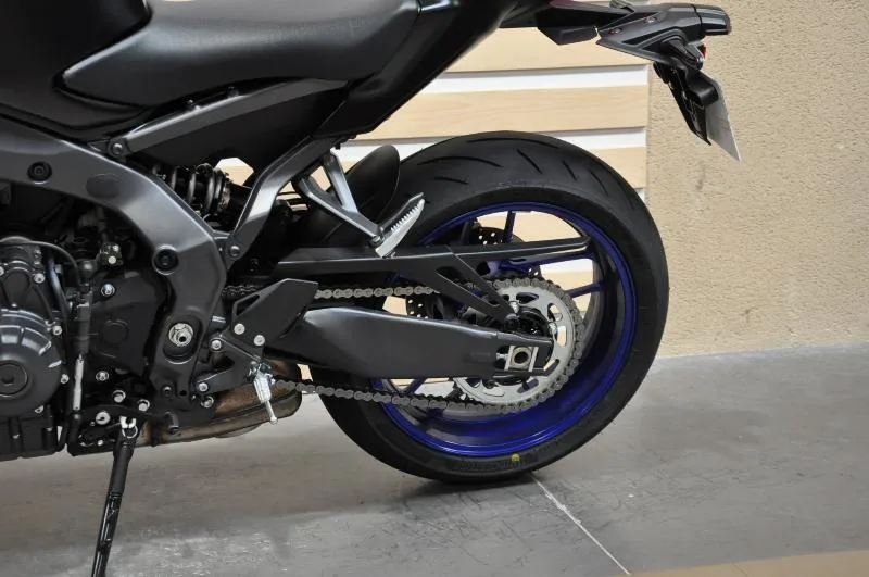 MT09