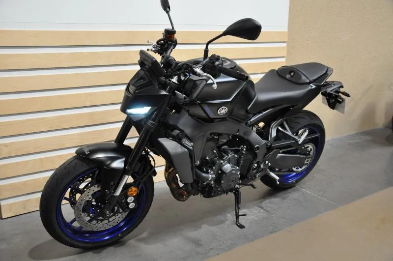 MT09