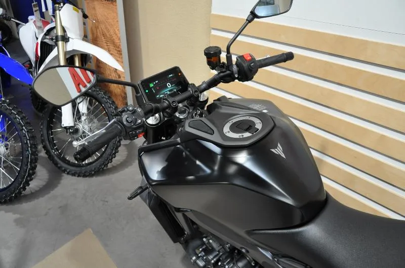 MT09