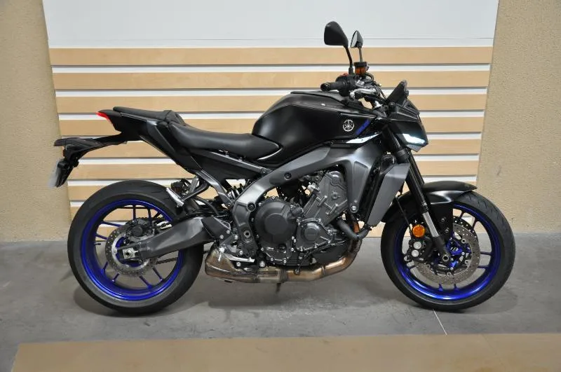 MT09