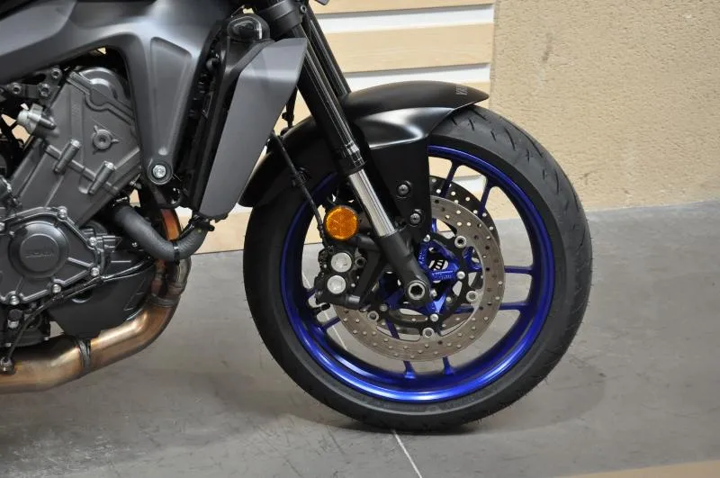 MT09