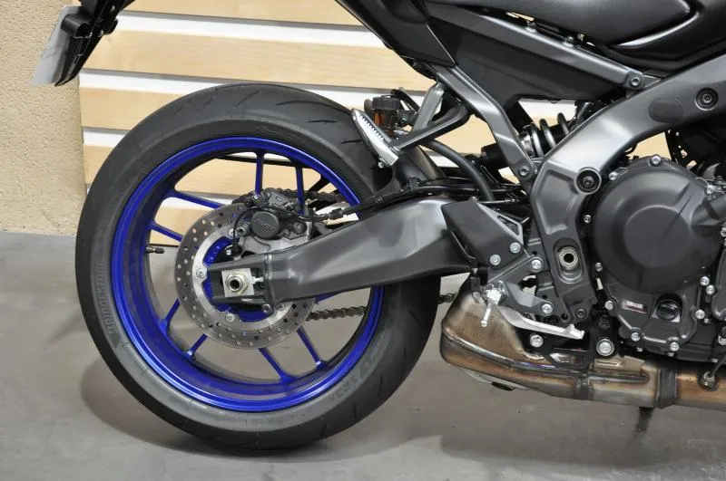 MT09
