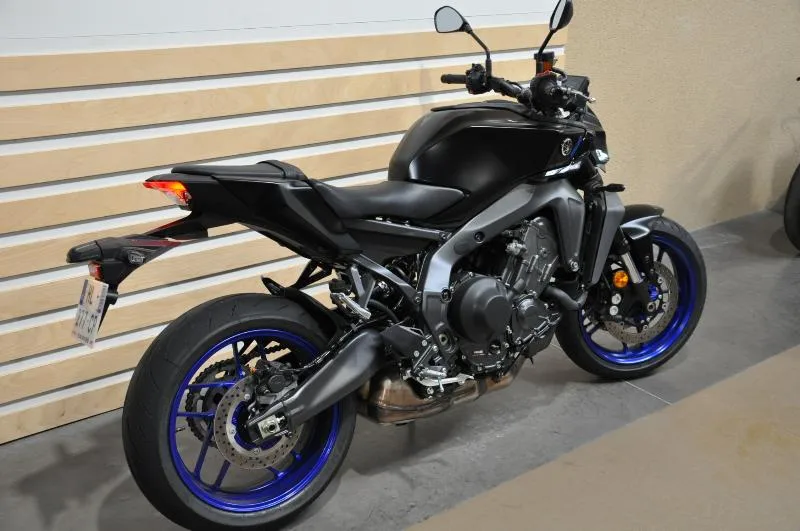 MT09