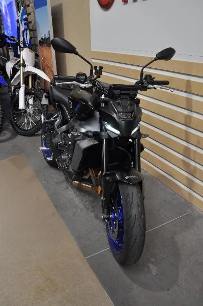 MT09
