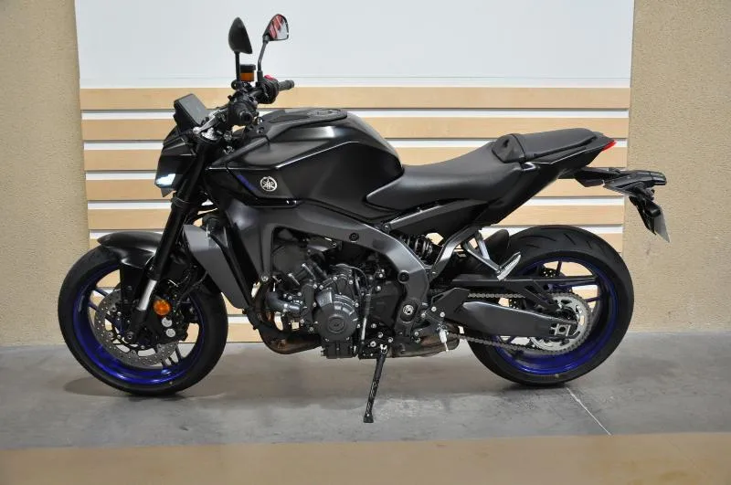 MT09