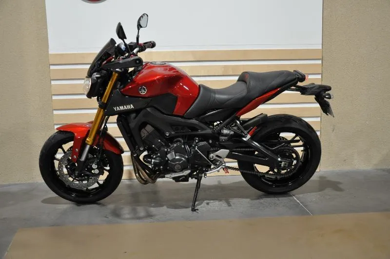 MT09