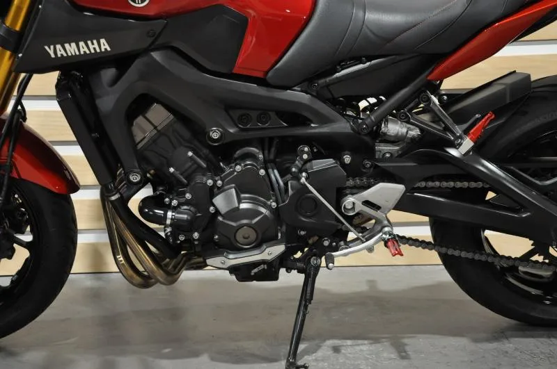 MT09